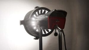 F10 FRESNEL APUTURE